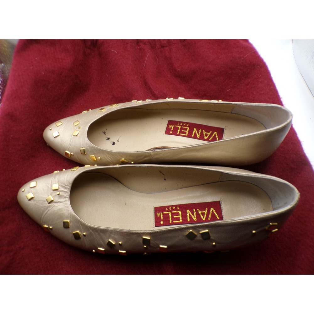 Van Eli Cream Flats with Gold Studs - Picture 2 of 4